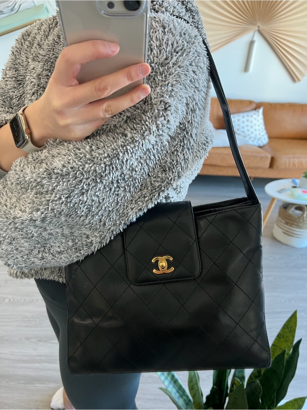 CHANEL Black Quilted Lambskin Shoulder Bag with Gold CC Hardware - Picture 3 of 14
